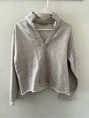 Cozy V-Neck Fleece Sweatshirt - Light Beige/Grey
